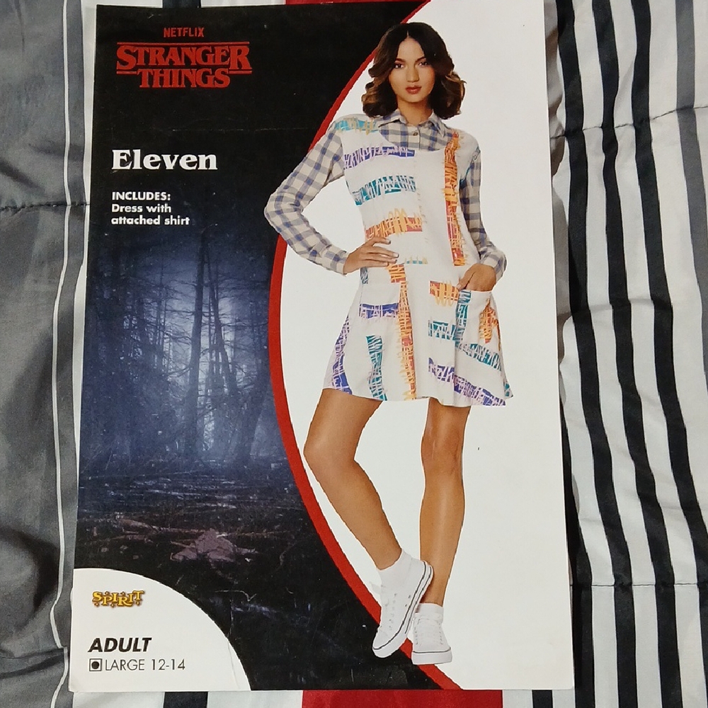 Stranger Things Retro Eleven Costume, Size L (12-14) - Picture 6 of 16